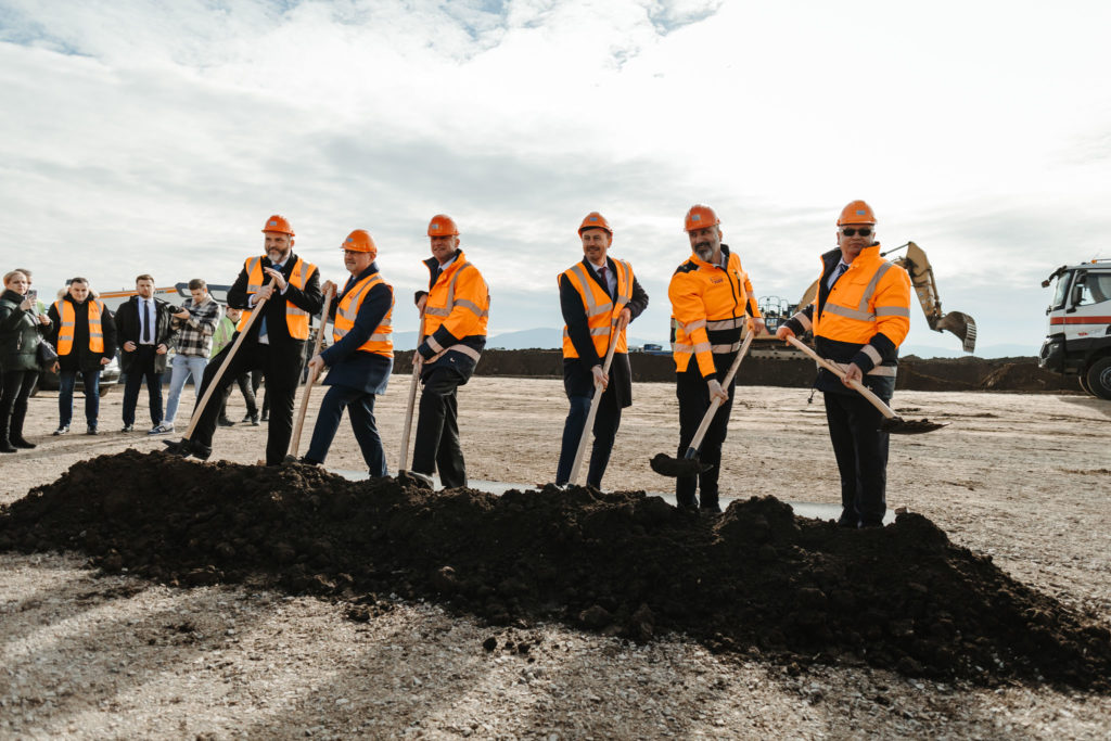 Investícia s vplyvom na celý región. Valaliky Industrial Park začína výstavbu slávnostným výkopom