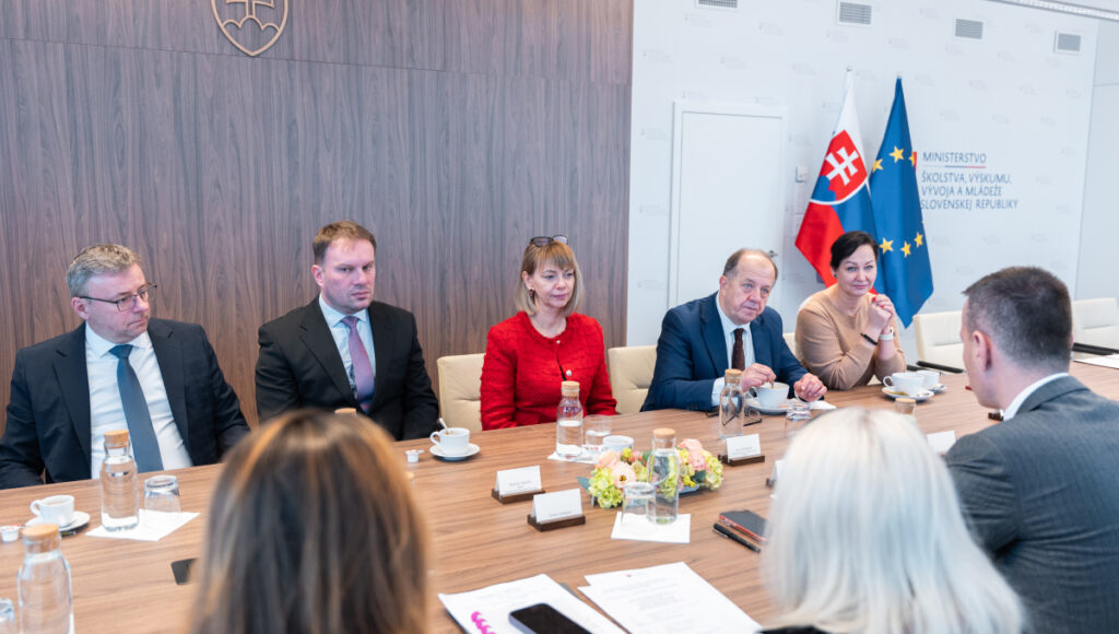 Veľká dohoda: Zmeny pri optimalizácii siete základných škôl budú predvídateľné, citlivé a zamerané na kvalitu