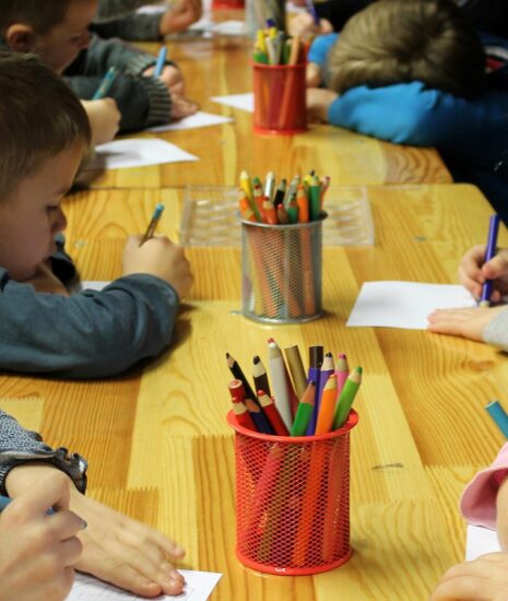 Blížia sa zápisy budúcich prváčikov, rodičia ich po novom môžu vybaviť aj elektronicky_69ca9afee8f25.jpeg