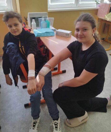 Sestra z krompašskej nemocnice učí mladých ľudí zachraňovať životy a nebáť sa pomôcť_69caa006351ad.jpeg