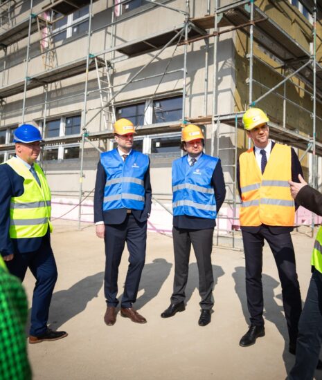 Stredná odborná škola v Žarnovici prechádza modernizáciou za 4 milióny eur Stredná odborná škola v Žarnovici prechádza modernizáciou za 4 milióny eur