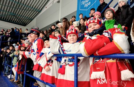 Tisíce mikulášskych školákov prišli na hokej