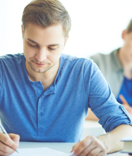 Vyše 42-tisíc žiakov čakajú písomné maturity_69aef1010df2a.jpeg