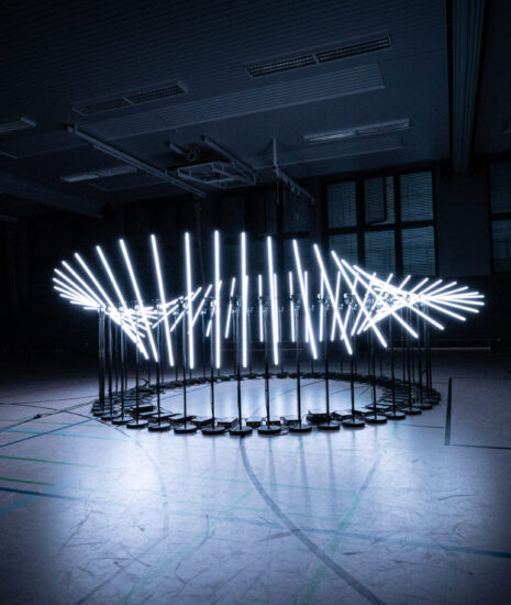 Zaži svetlo, ktoré počuješ. Light Art Festival premení Trenčín na galériu svetelného umenia zo sveta aj zo Slovenska_69c506577041d.jpeg