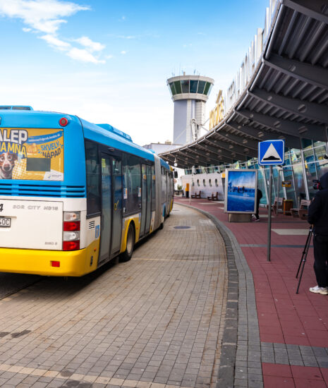 Košice skvalitňujú MHD na letisko, pribudne viac spojov, budú aj väčšie autobusy_69cd0655e30cd.jpeg