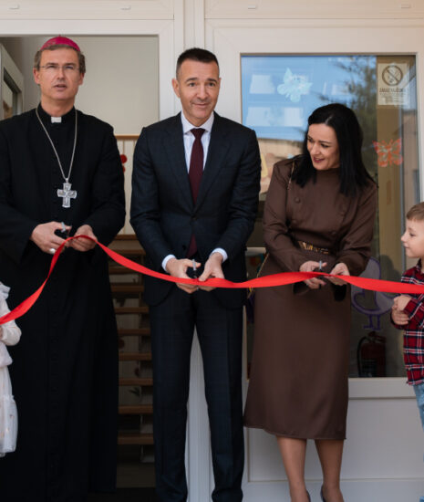 Minister školstva T. Drucker otvoril novú materskú školu v Smižanoch_69e25ba4ba862.jpeg