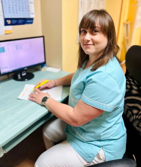 Nekonečné scrollovanie škodí chrbtici, pacientov s bolesťami krku pribúda