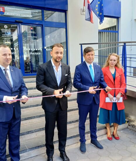 Slávnostne otvorili nové priestory okresného úradu