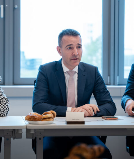 Štát spustil účty na vzdelávanie pre dospelých. Tisíce ľudí sa už zapojili_69dd157c64283.jpeg