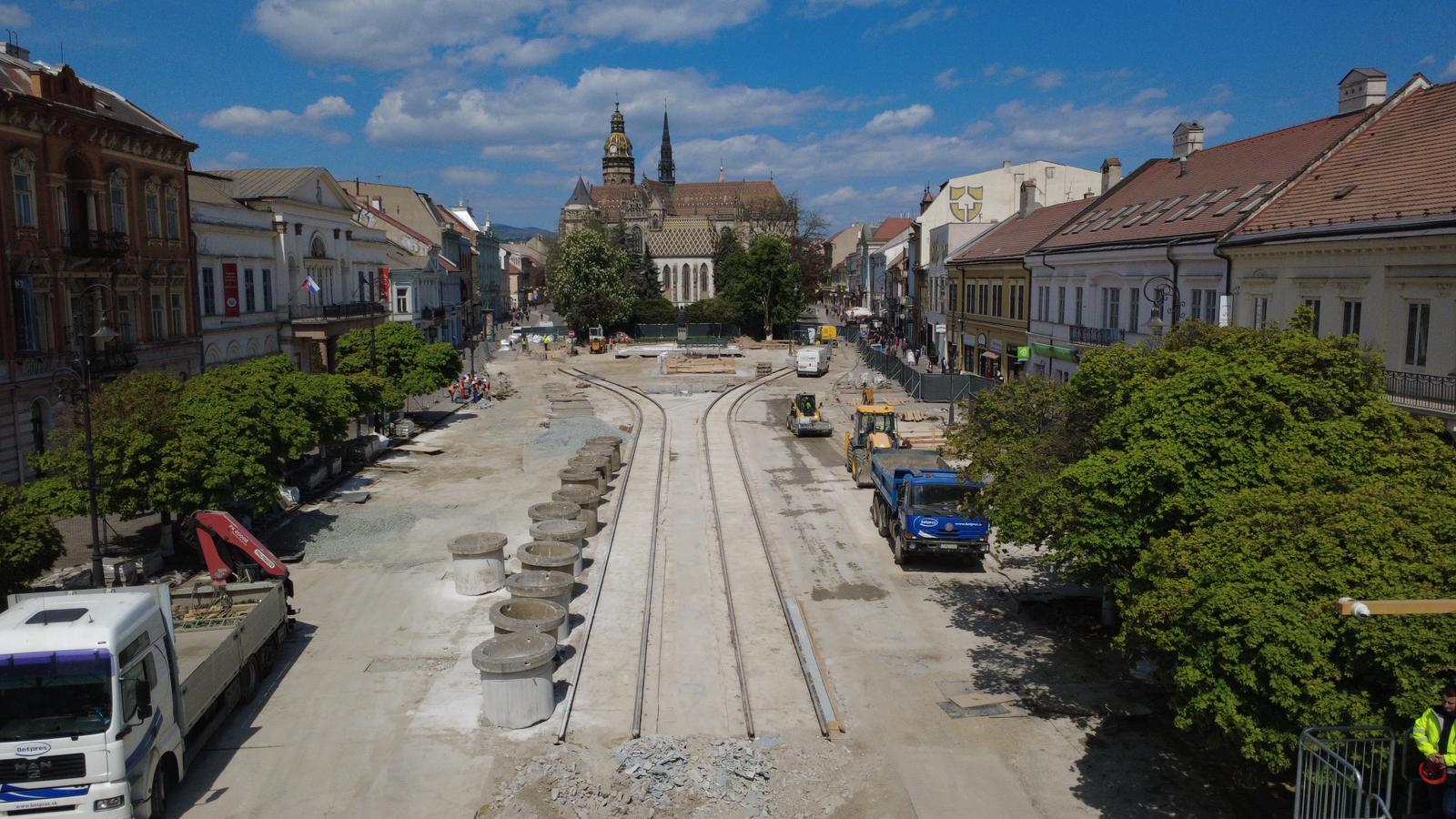 Takmer trojmiliónová obnova Dolnej brány napreduje podľa plánu, maratónci ju uvidia v plnej kráse