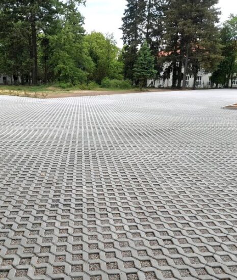 Zlatomoravská nemocnica dokončila ekologickú obnovu časti areálu_6a102b3b75a54.jpeg