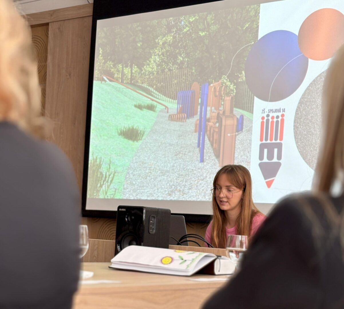 ZŠ Spojová zapojila do plánovania revitalizácie školskej záhrady študentov Technickej univerzity vo Zvolene