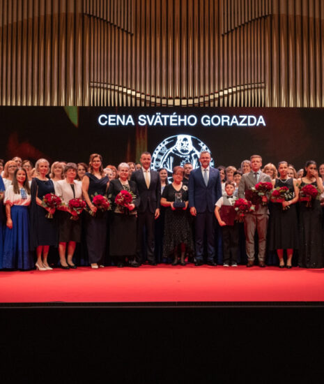 Slovensko ocenilo osobnosti, ktoré formujú budúce generácie. Minister školstva odovzdal Ceny svätého Gorazda Slovensko ocenilo osobnosti, ktoré formujú budúce generácie. Minister školstva odovzdal Ceny svätého Gorazda_6a2dd58d766af.jpeg