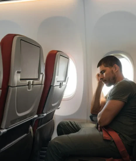 Bolesť zuba v lietadle nie je náhoda. Môže upozorniť na skrytý problém._6a6900d2b18f0.webp