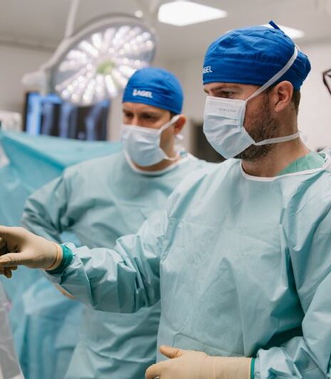 Košický medicínsky klaster AGEL má dvoch nových operačných robotov_6a672e4da860c.jpeg