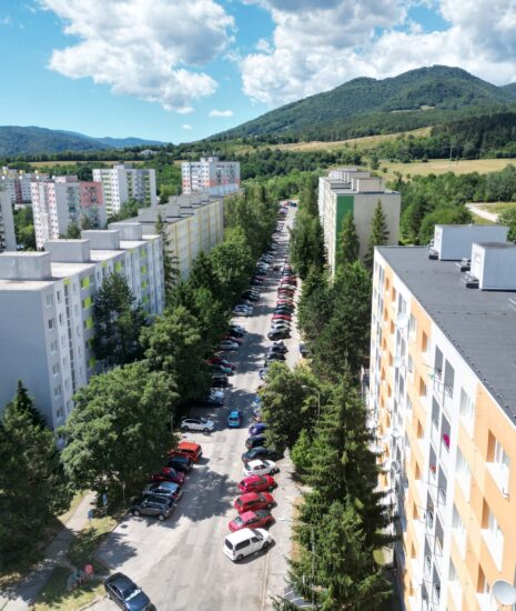 Spúšťa sa rozsiahla investícia do obnovy ciest a chodníkov_6a58fcd08403a.jpeg