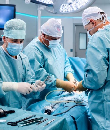 Krátka hospitalizácia, moderné zákroky, rýchly návrat domov. Jednodňovej operatíve v Handlovej dominujú laserové operácie kŕčových žíl a hemoroidov_6a7d98a32d7d1.jpeg
