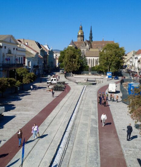 Obnova Dolnej brány je vo finále, práce na povrchu sa stihli pred maratónom Obnova Dolnej brány je vo finále, práce na povrchu sa stihli pred maratónom_6abbddf793203.jpeg