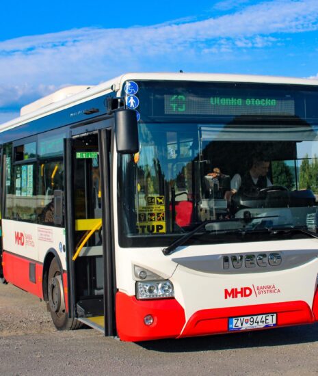 Od pondelka 21. septembra platia na vybraných spojoch MHD zmeny cestovných poriadkov             _6aad5cbe40c6b.jpeg