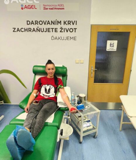 Mestská kvapka krvi v Nemocnici AGEL Žiar nad Hronom spojila desiatky ľudí ochotných pomáhať_6ad73d95029cd.jpeg