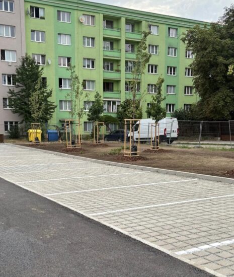 Na Srbskej ulici pribudlo 28 nových parkovacích miest_6ad247764c17c.jpeg