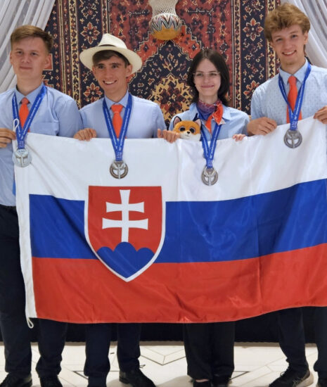 Slovenskí žiaci získali na medzinárodných olympiádach 51 medailí a 2 čestné uznania_6ac66f338e498.jpeg