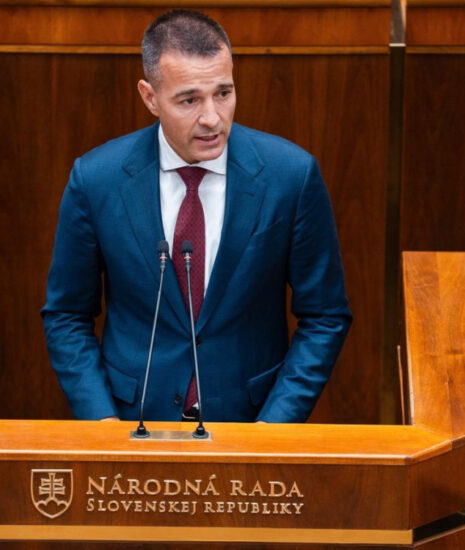 T. Drucker: Potrebujeme vedieť zachytiť radikalizáciu mladých ľudí skôr, než prerastie do násilia T. Drucker: Potrebujeme vedieť zachytiť radikalizáciu mladých ľudí skôr, než prerastie do násilia_6abe8619492b0.jpeg